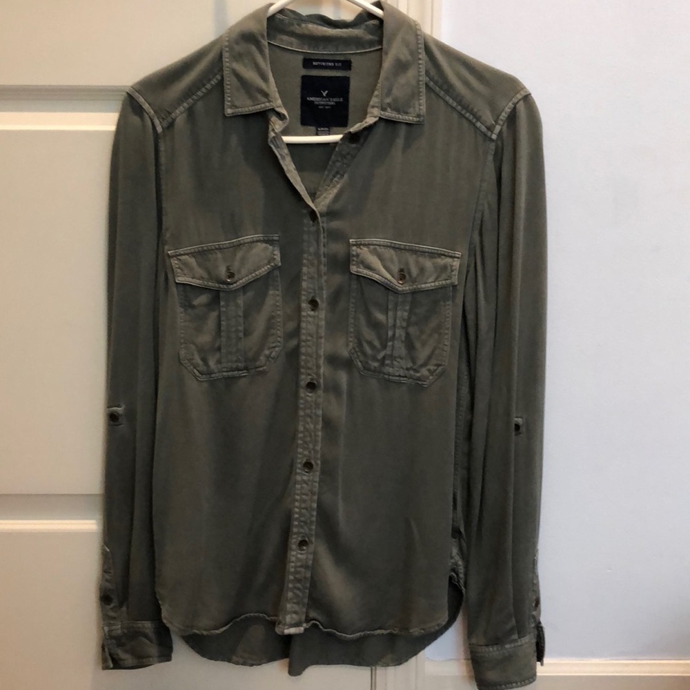 American Eagle Button Down Shirt
